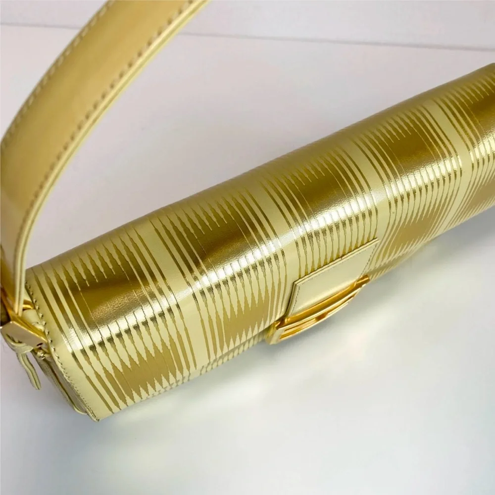 Auth RARE Fendi Metallic Gold Baguette LIMITED EDITION vintage Shoulder Bag - Picture 6 of 10